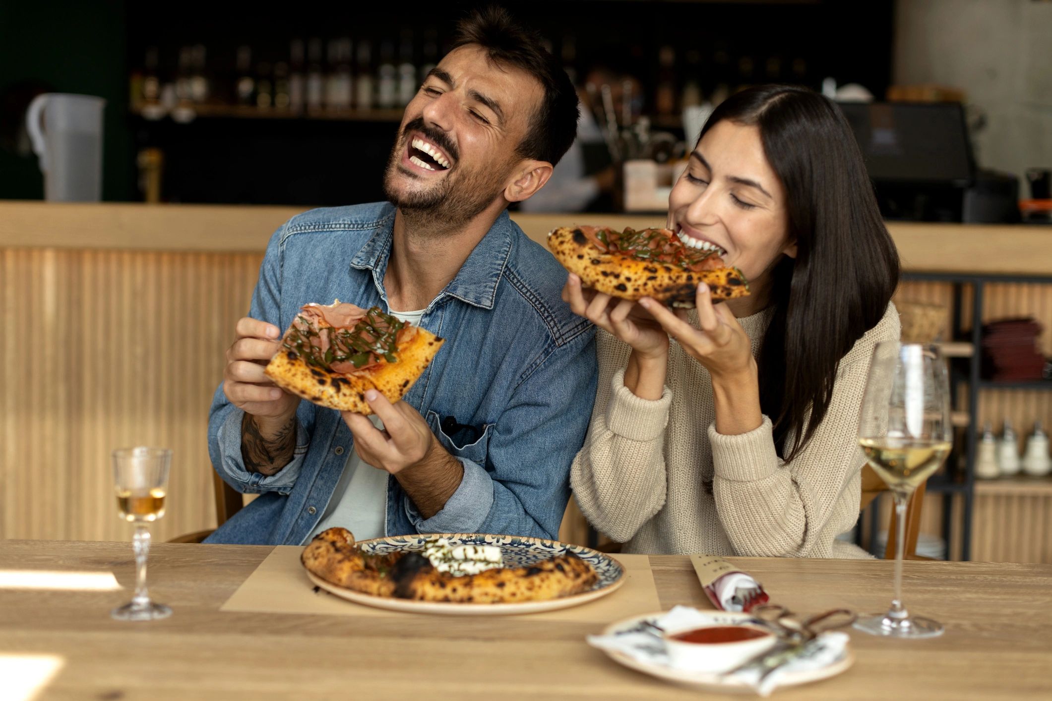 happy customers eating pizza